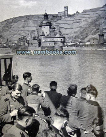 Wehrmacht personnel on the Moselle