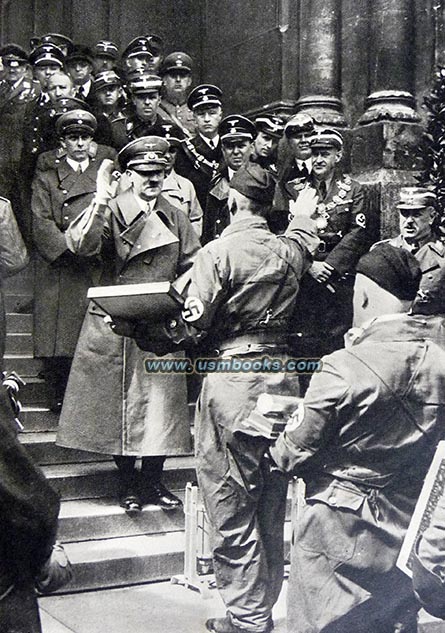 Hitler, Goebbels in Vienna 1938